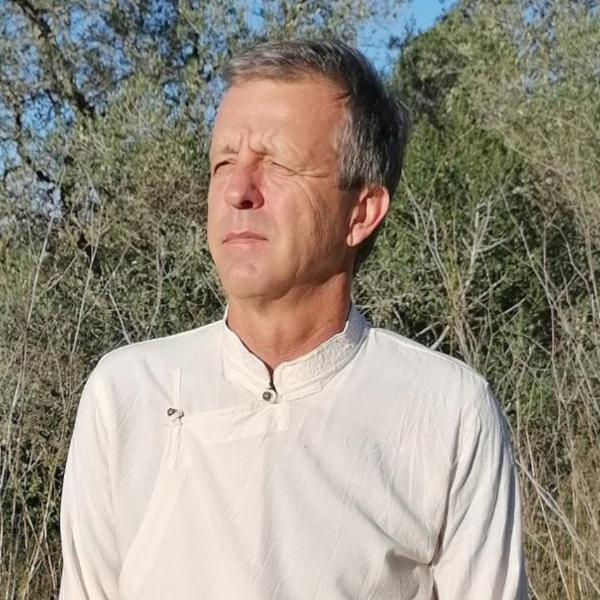 Carlos Fairfield